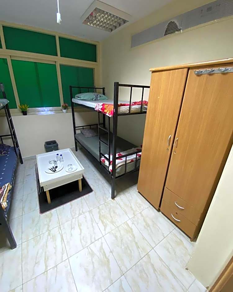 MBZ - Nice Bed Space "MEN"