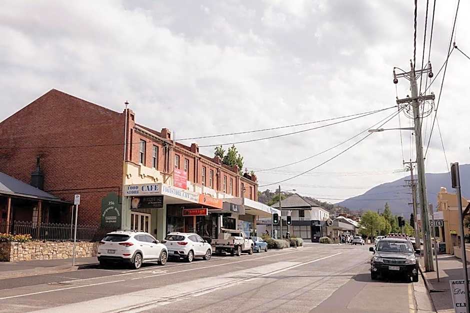 Central home in trendy South Hobart