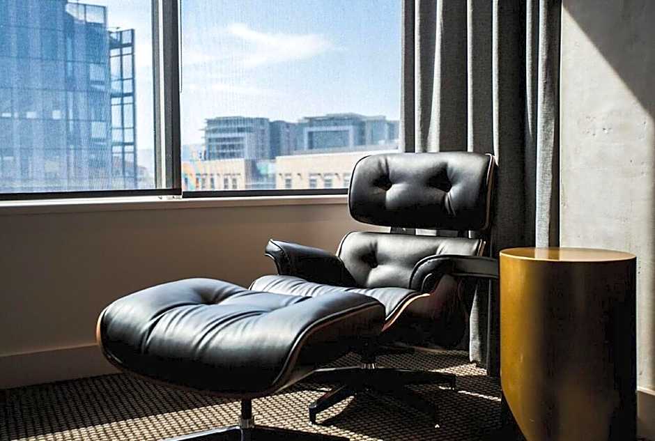 Century City Hotel Urban Square