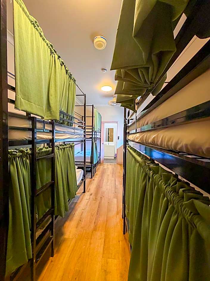 Global Backpackers Youth Hostel