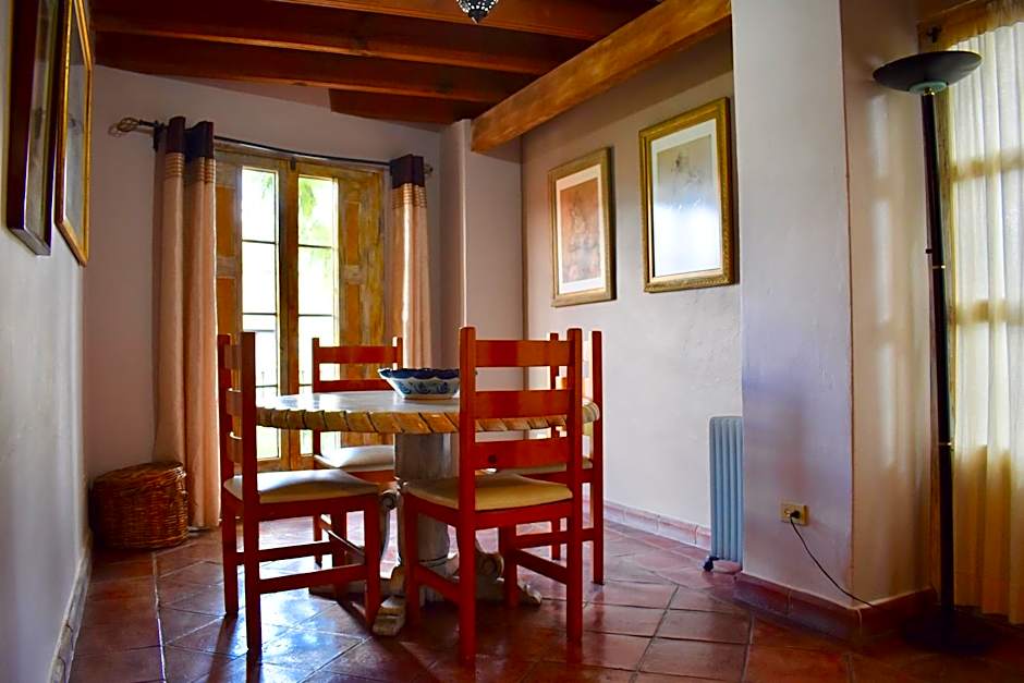 Hotel Ana Catalina and Suites