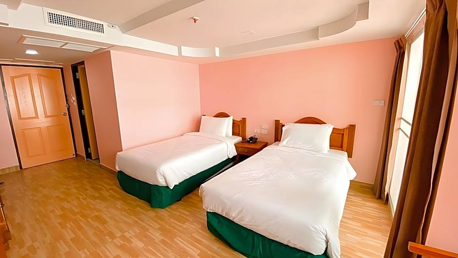 A.A. Pattaya Golden Beach Hotel