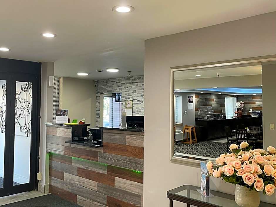 La Quinta Inn & Suites by Wyndham Cincinnati North