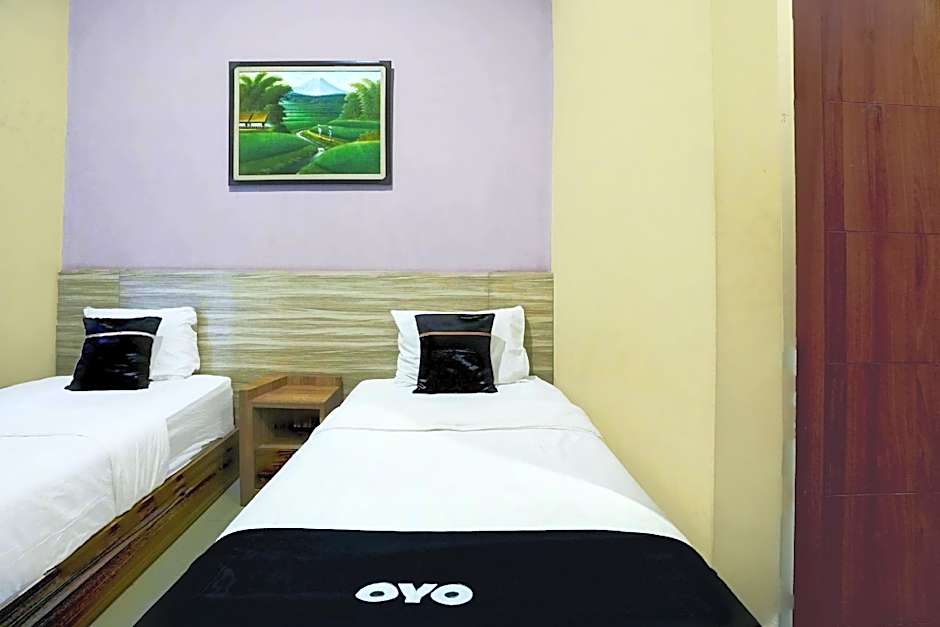 Hotel O Surabaya near Surabaya Town Square formerly Kupang Gunung Residence