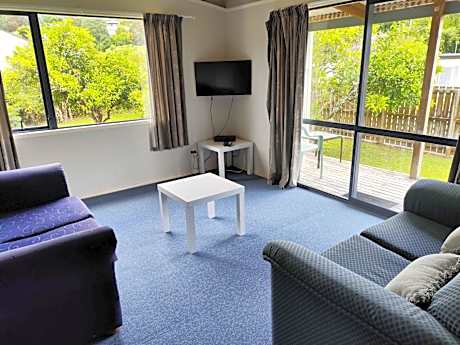 Basic Triple Room with Shared Bathroom