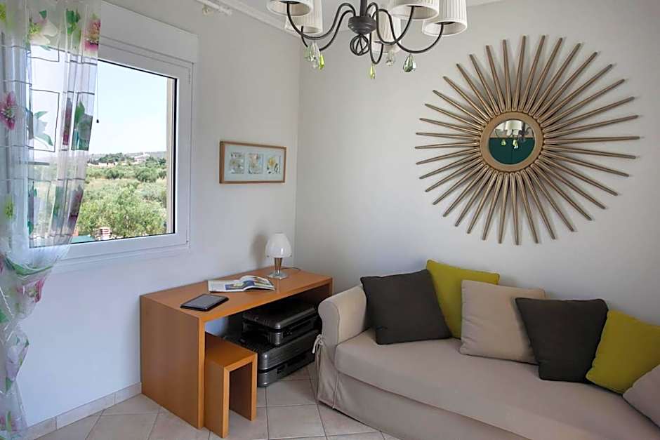 SUN RESIDENCE Exclusive Seaside Suites