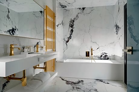 Gold suite with Jacuzzi