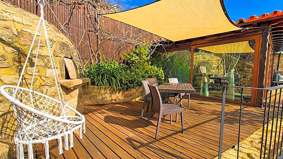 Casa Favo de Mel - Jacuzzi & Piscina - Refúgio na Montanha