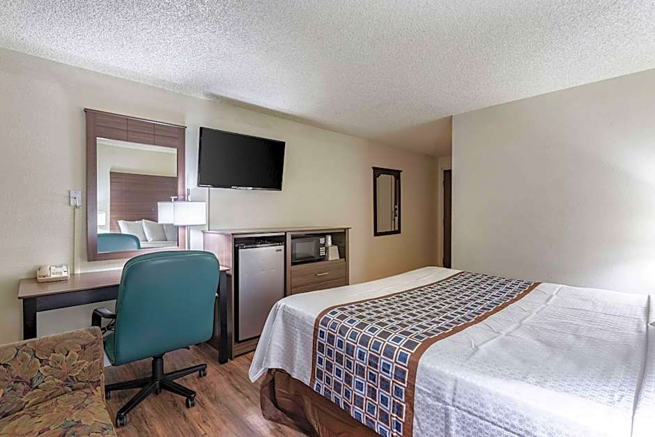 Rodeway Inn Farmington