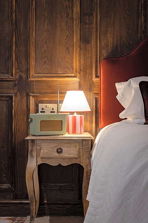 The White Hart - A Heartwood Inn