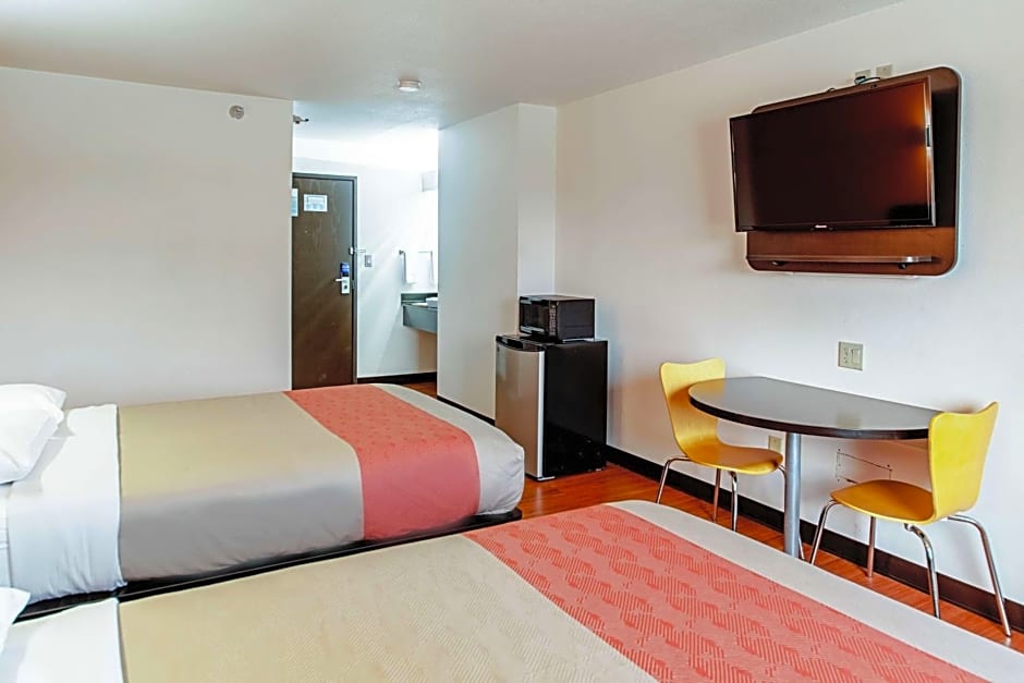 Motel 6-Lebanon, IN