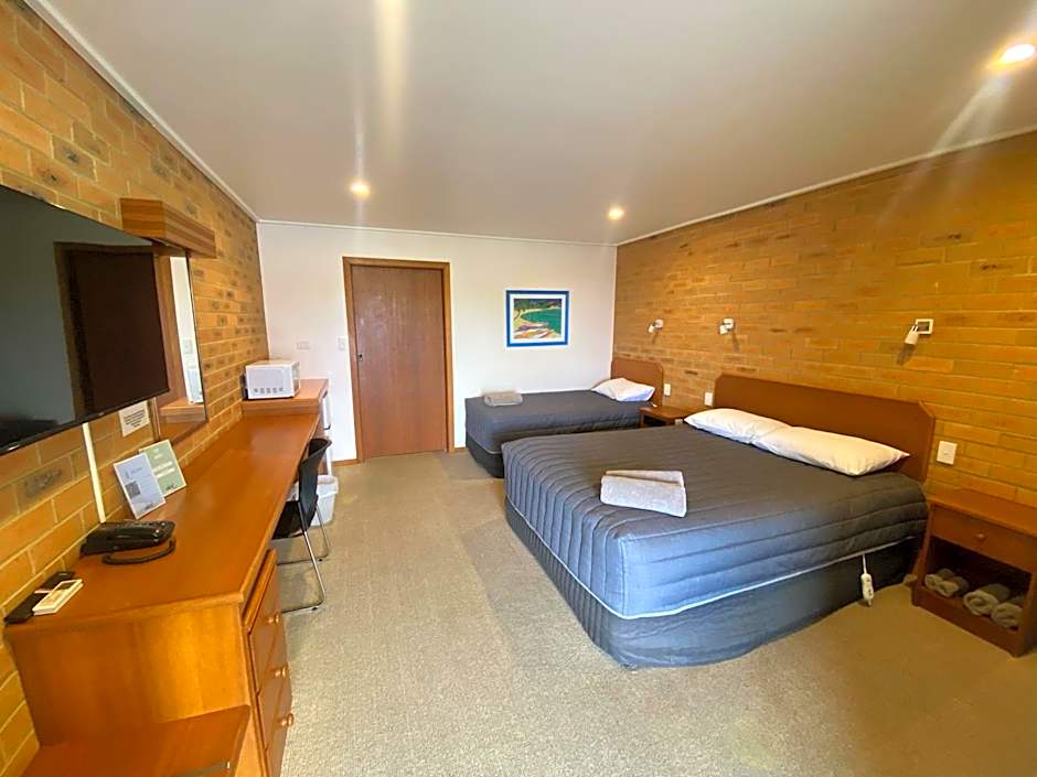 Quays Motel San Remo