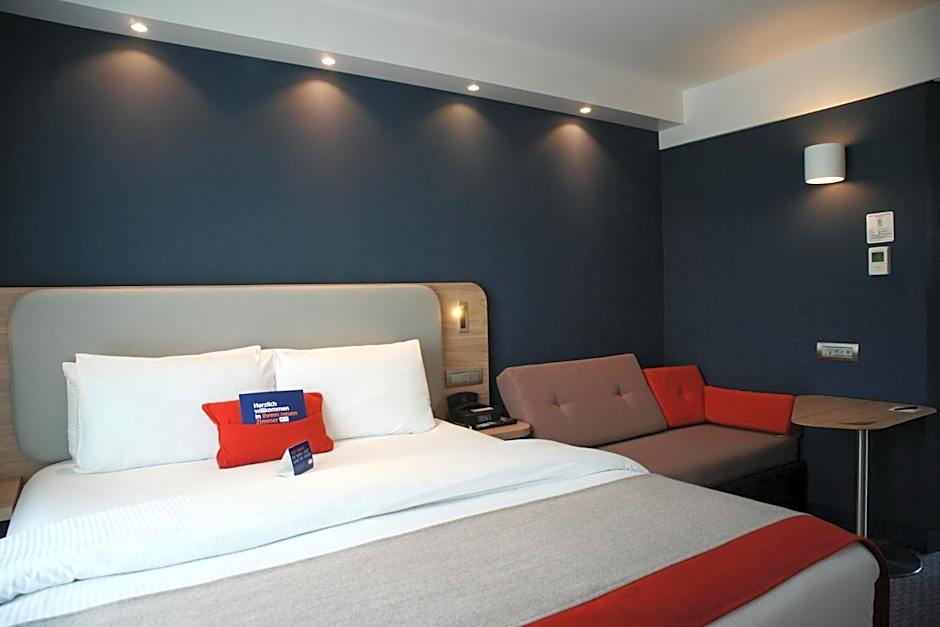 Holiday Inn Express Zürich Airport By IHG