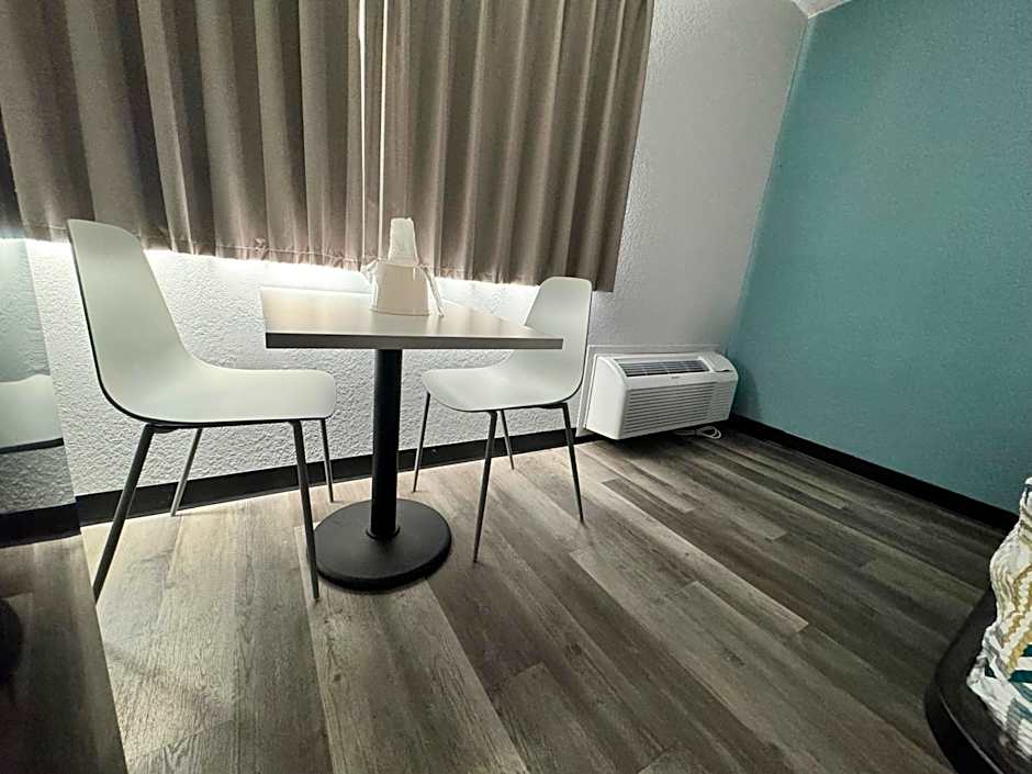 Studio 6 Suites East Syracuse NY Airport