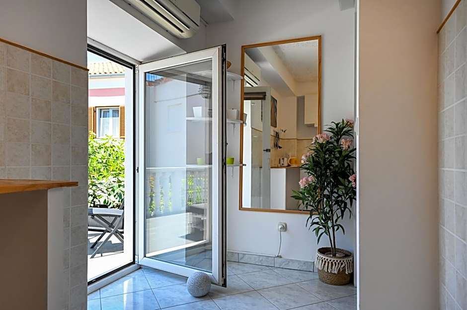 The Lazy Monkey Hostel & Apartments