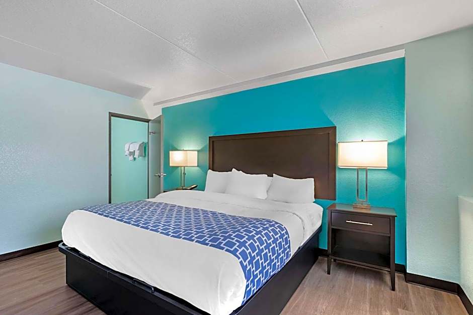 Clarion Inn Des Moines Airport