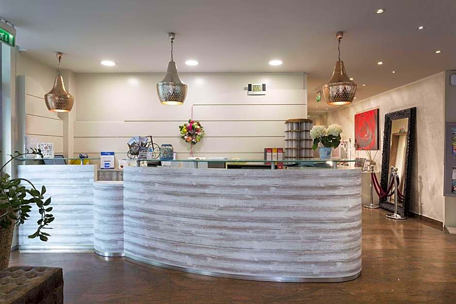 Best Western Maison B Hotel
