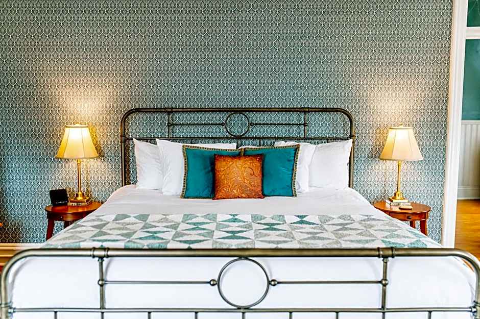 White House Hotel
