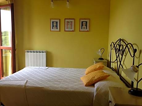 One-Bedroom Apartment with Sofa Bed