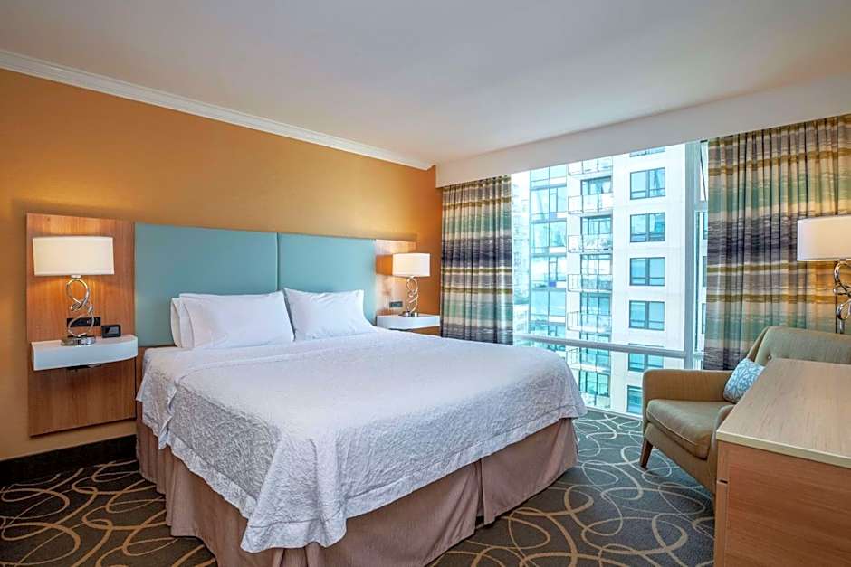 Hampton Inn & Suites, by Hilton - Vancouver Downtown