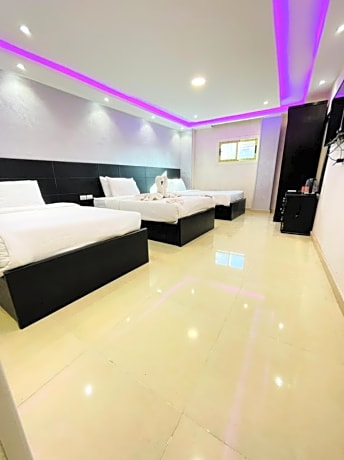 Deluxe Quadruple Room