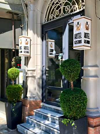 Single Room with Shared Bathroom