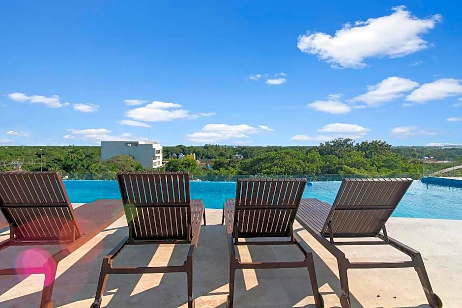 Serenity in the Sky - Studio with Rooftop and Plunge pool