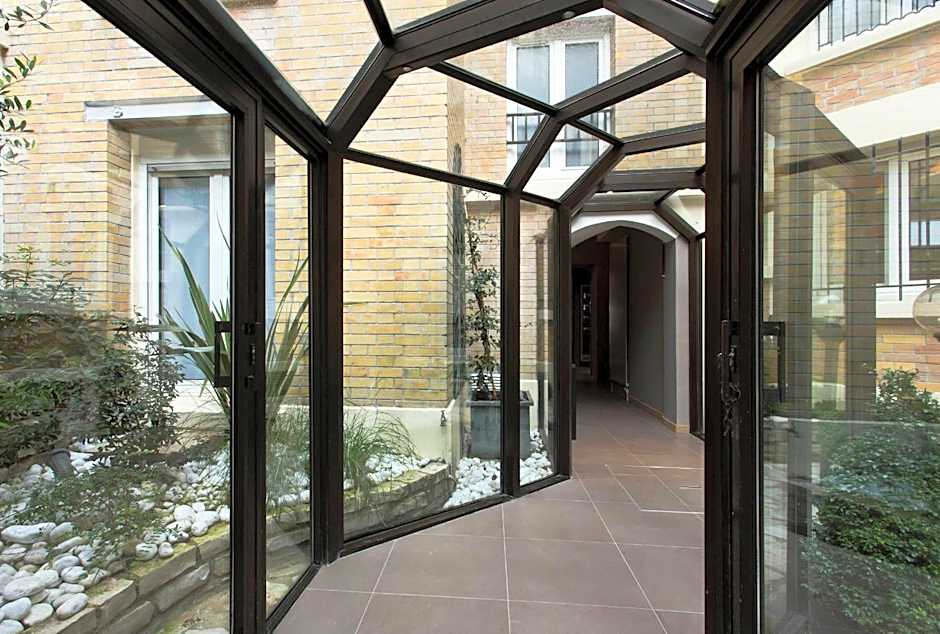 HOTEL BEAUGRENELLE SAINT CHARLES TOUR EIFFEL