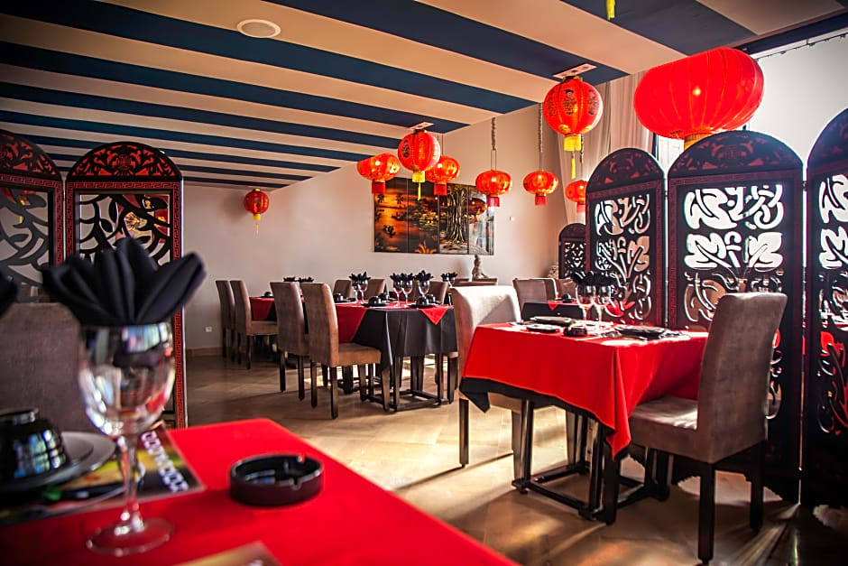 Intouriste Hôtel & Suites