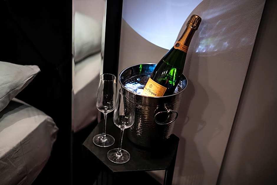 Hotel Aura Design & Garden Pool