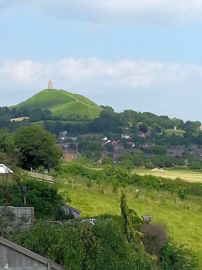 Healing Waters Sanctuary, Peaceful Retreat House, Glastonbury