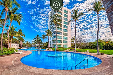 Amazing 2BR Condo with Pool and Access to VIDANTA