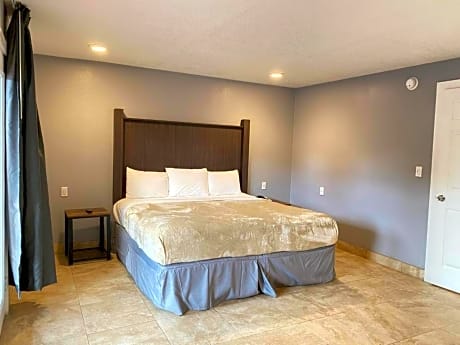 One-Bedroom Villa with King Bed