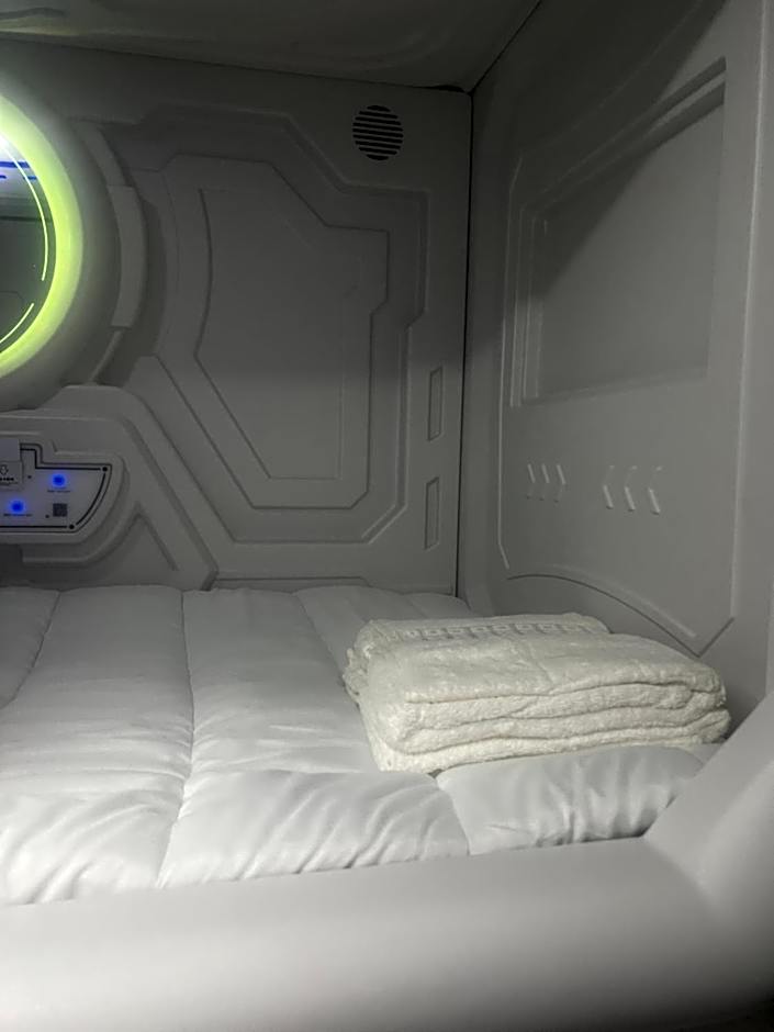 Limin Hostel Capsules