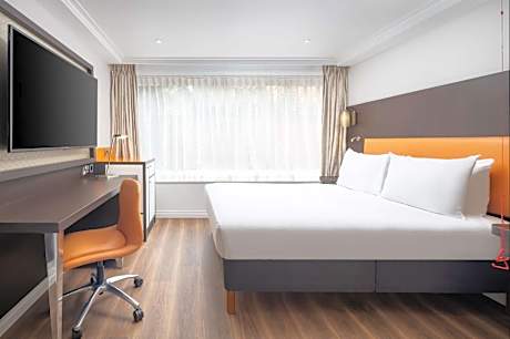 Queen Room - Mobility Access