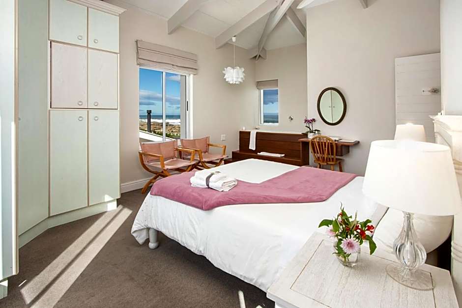 138 Marine Beachfront Guesthouse