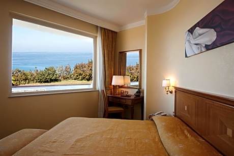 Suite with Sea View