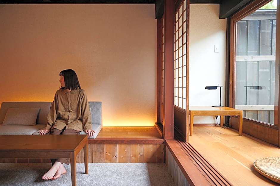 BYAKU Narai
