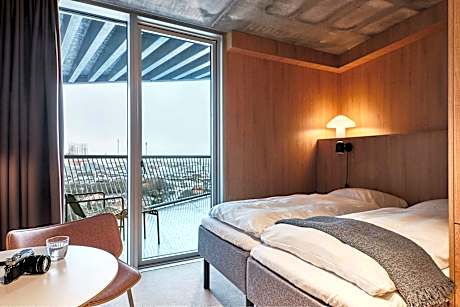 Comfort Studio Sky View, Studio, 2 Twin wall bed, Skyline view, High floor, Balcony