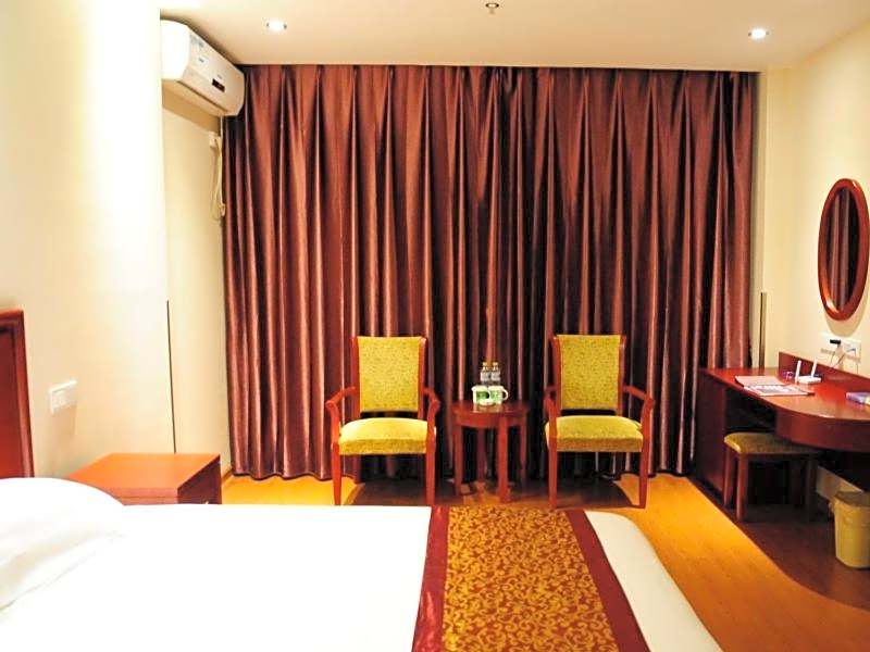 GreenTree Inn Jiangsu Yancheng Dongtai Jianggang Yingbin Road Gangcheng Avenue Business Hotel