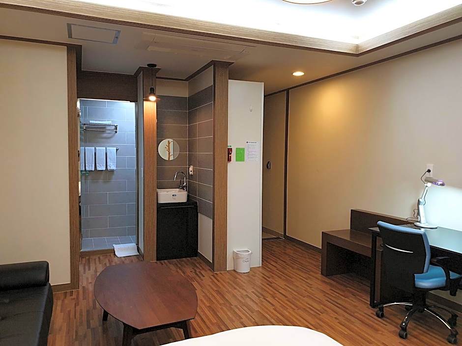 Okpo business hotel