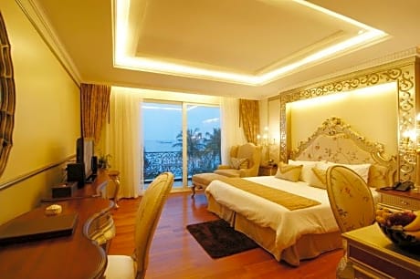 DOUBLE DELUXE BEACHFRONT