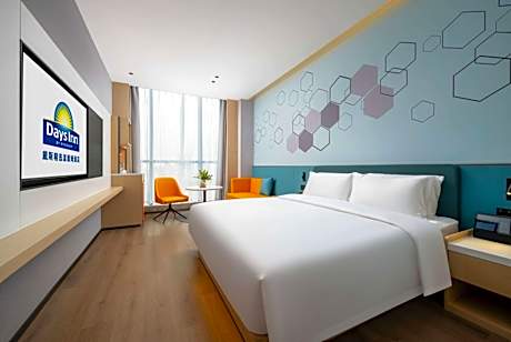 Comfort King Room - Non-Smoking