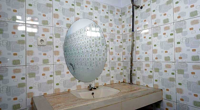 RedDoorz Syariah near RS Mitra Siaga