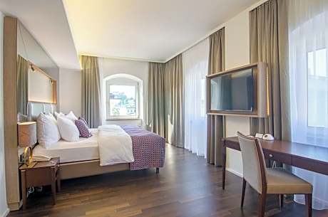 Turmsuite (2 King Beds)