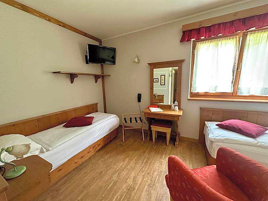 Hotel Garnì Il Cirmolo