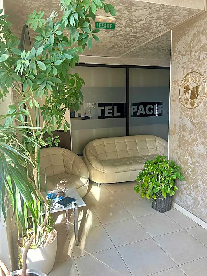 Hotel Pacific