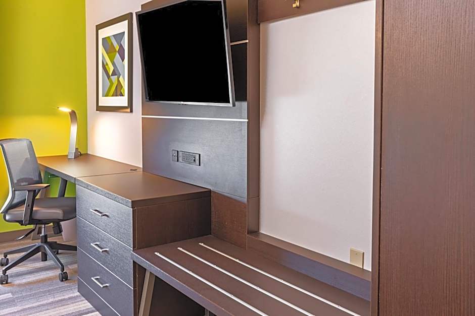 Holiday Inn Express Hotel & Suites Picayune By IHG