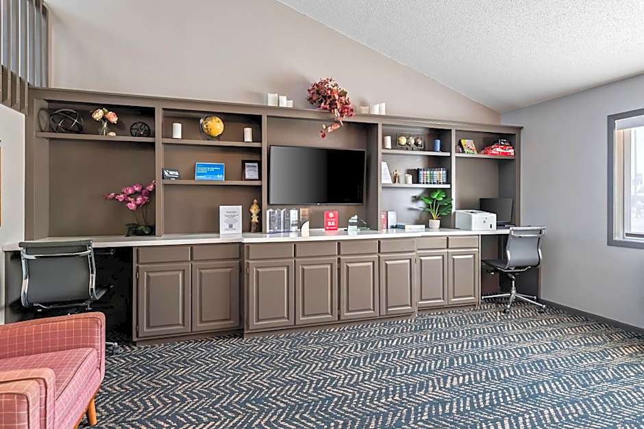 AmericInn by Wyndham Crookston U of M Crookston