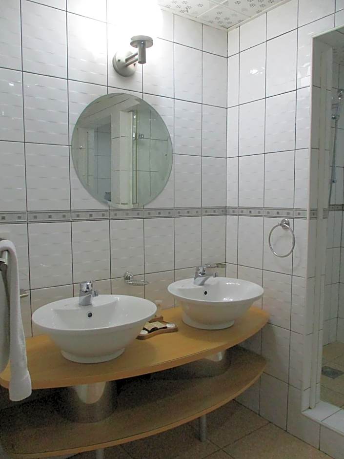 Imperial Royale Hotel